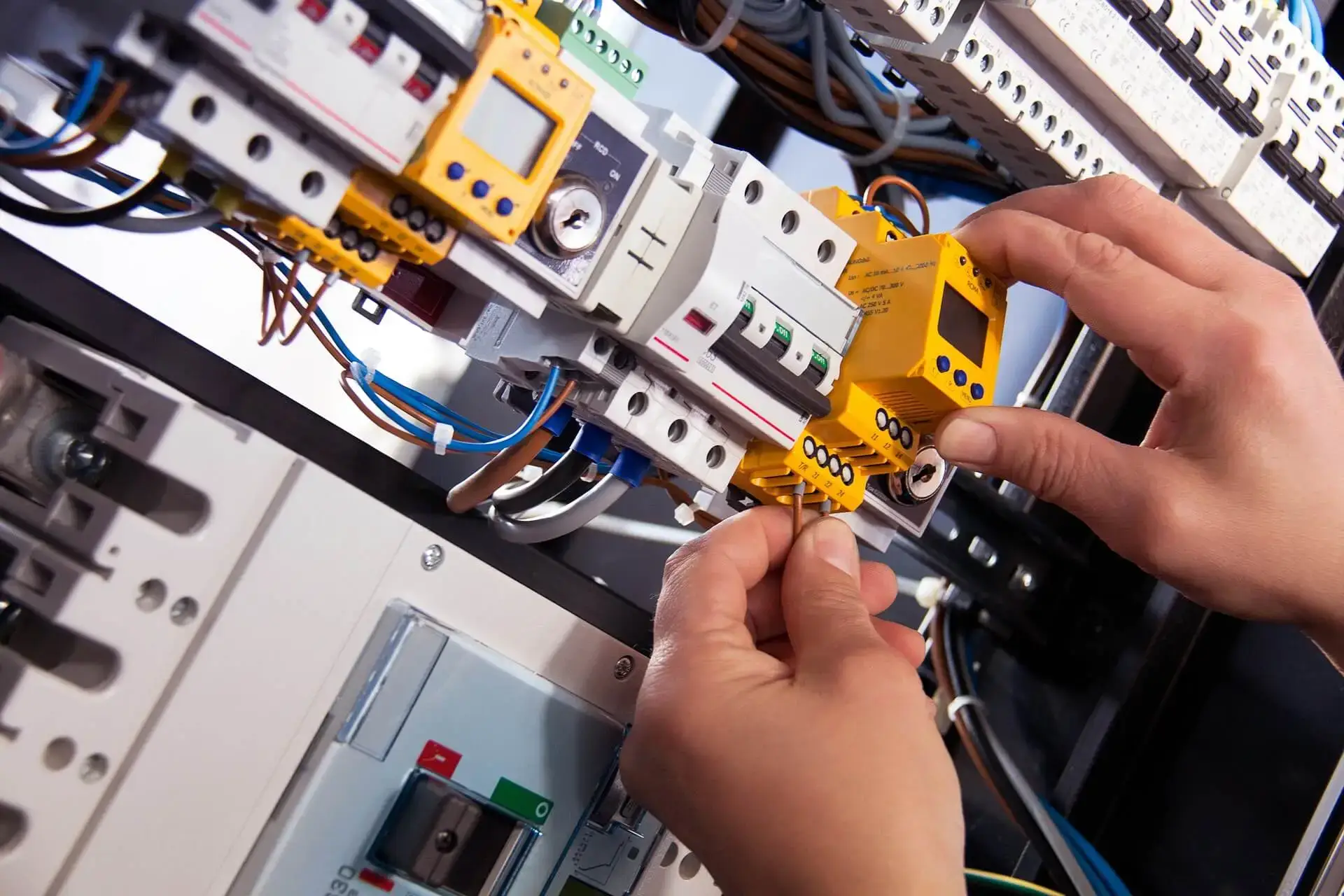 Certified electricians in Brook Green